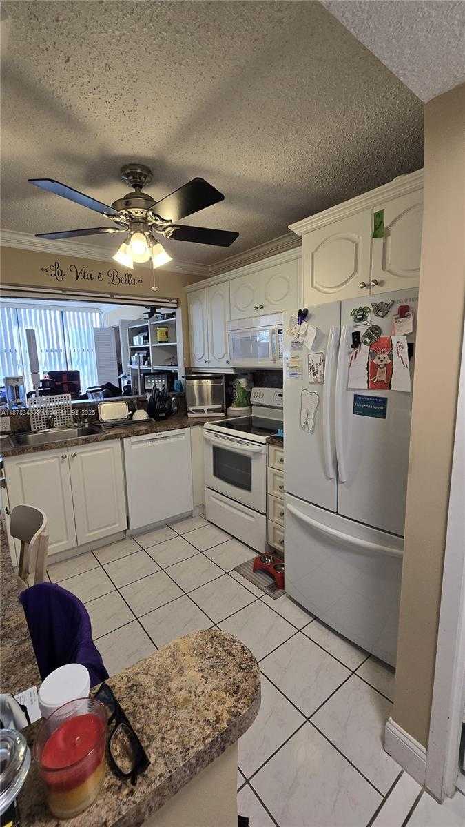 Small Image of 2017 SOUTH OCEAN DR #706, Hallandale Beach Number 11