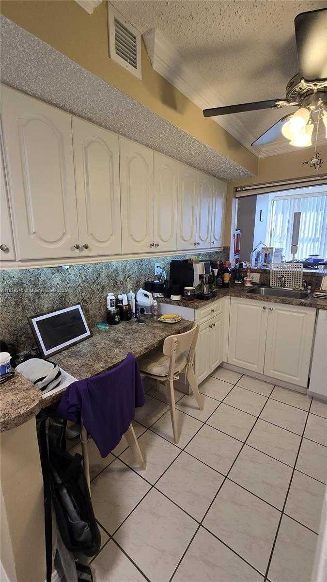 Small Image of 2017 SOUTH OCEAN DR #706, Hallandale Beach Number 12