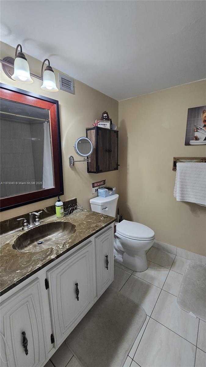 Small Image of 2017 SOUTH OCEAN DR #706, Hallandale Beach Number 5