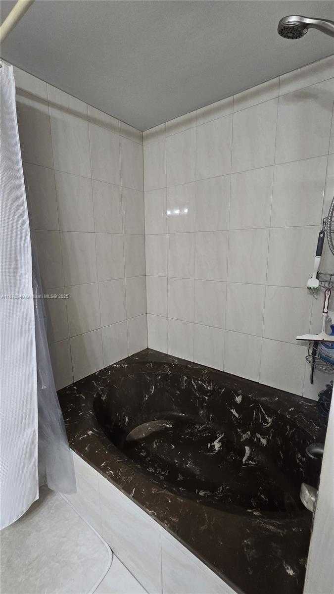 Small Image of 2017 SOUTH OCEAN DR #706, Hallandale Beach Number 6