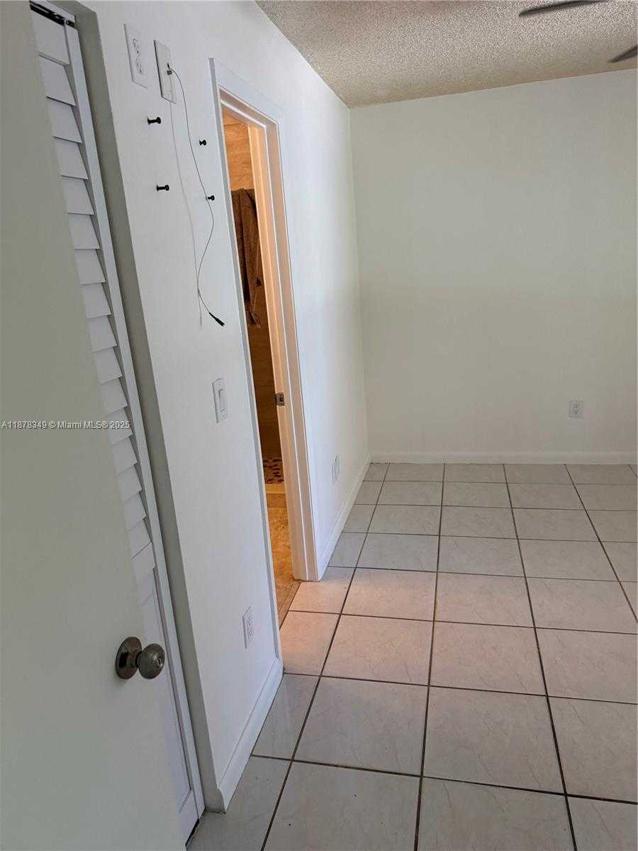 Small Image of 20420 SOUTH WEST 122ND AVE, Miami Number 14