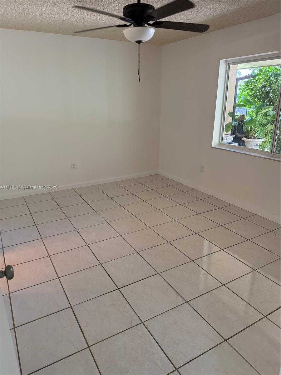 Small Image of 20420 SOUTH WEST 122ND AVE, Miami Number 15
