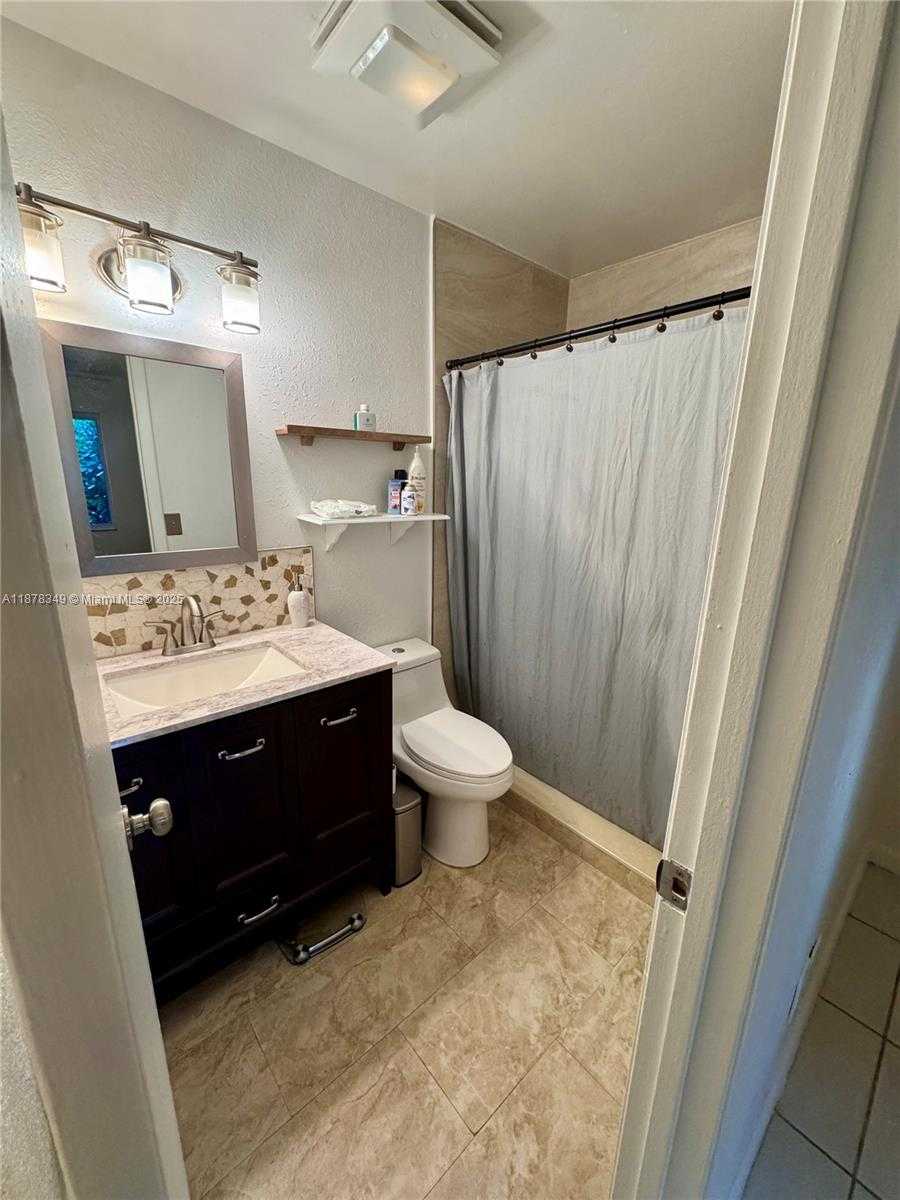 Small Image of 20420 SOUTH WEST 122ND AVE, Miami Number 16