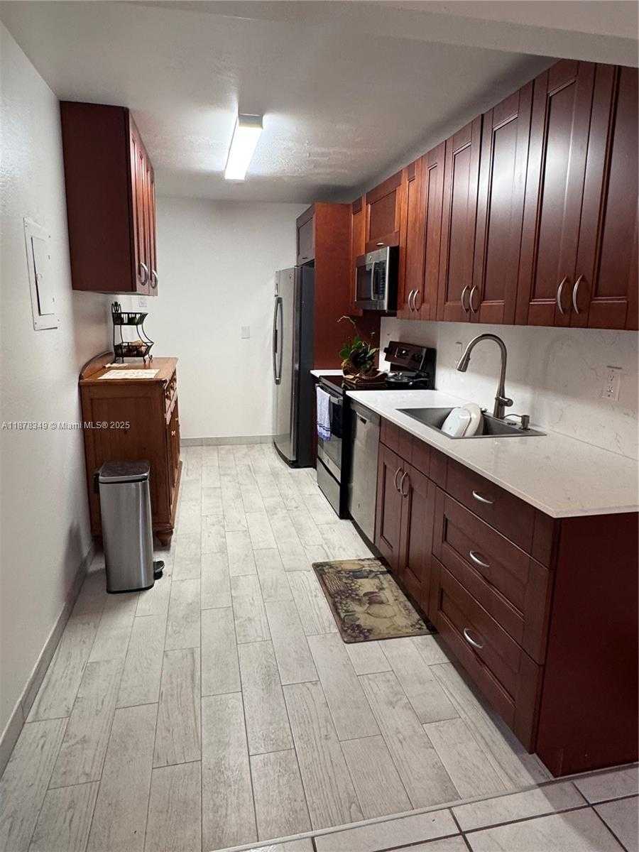 Small Image of 20420 SOUTH WEST 122ND AVE, Miami Number 2