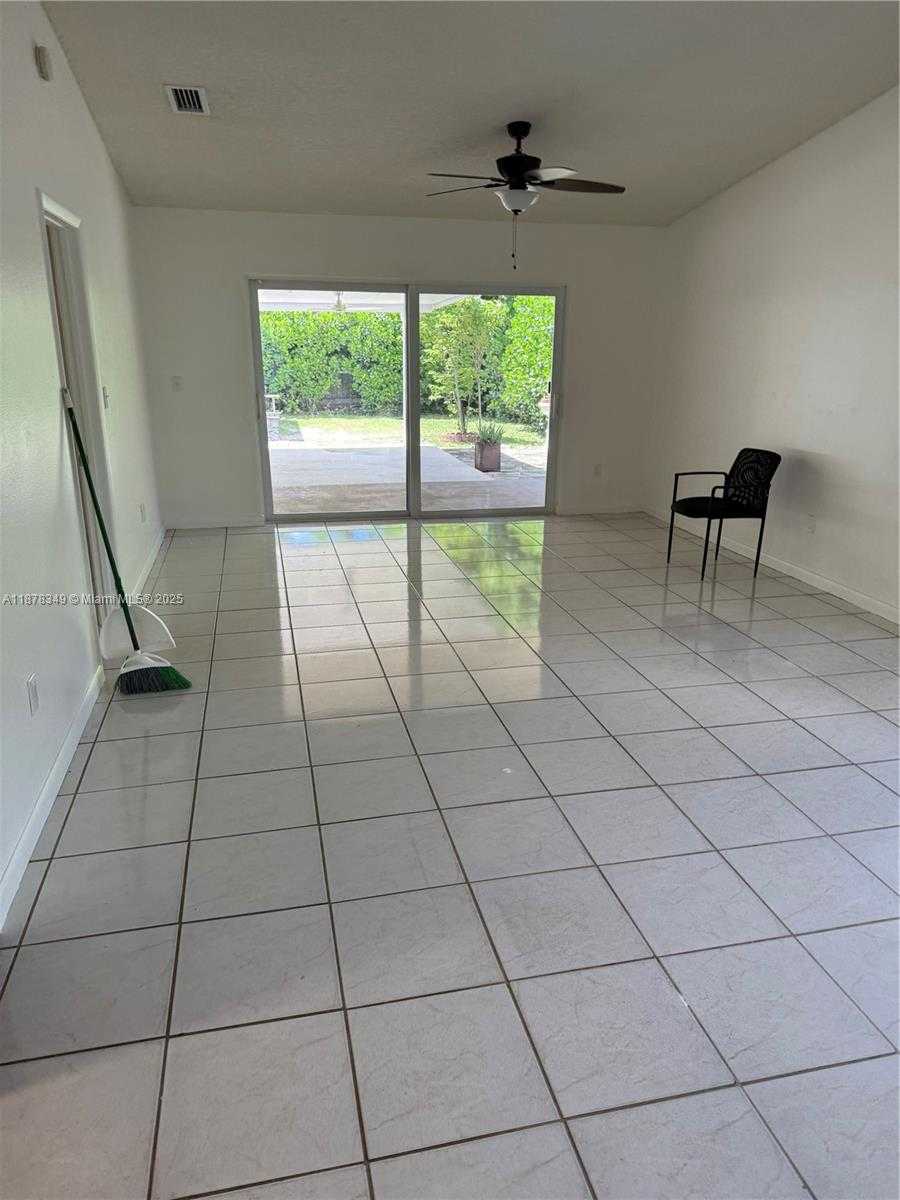 Small Image of 20420 SOUTH WEST 122ND AVE, Miami Number 3