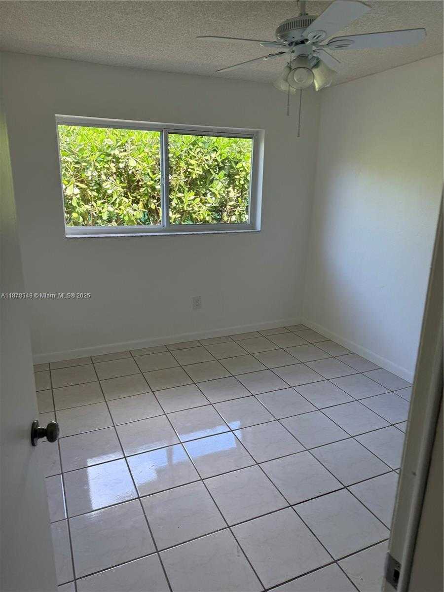 Small Image of 20420 SOUTH WEST 122ND AVE, Miami Number 5