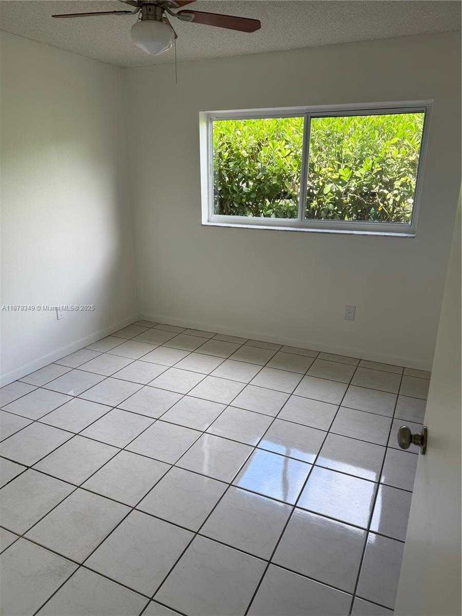 Small Image of 20420 SOUTH WEST 122ND AVE, Miami Number 7