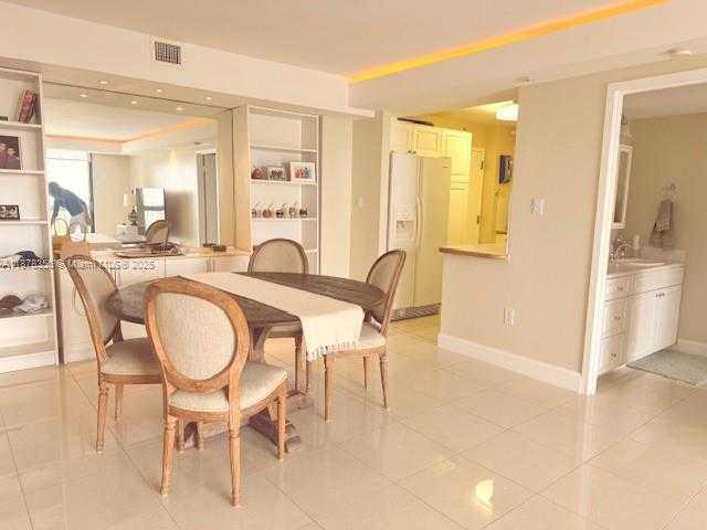 Small Image of 2333 BRICKELL AVE #1710, Miami Number 12