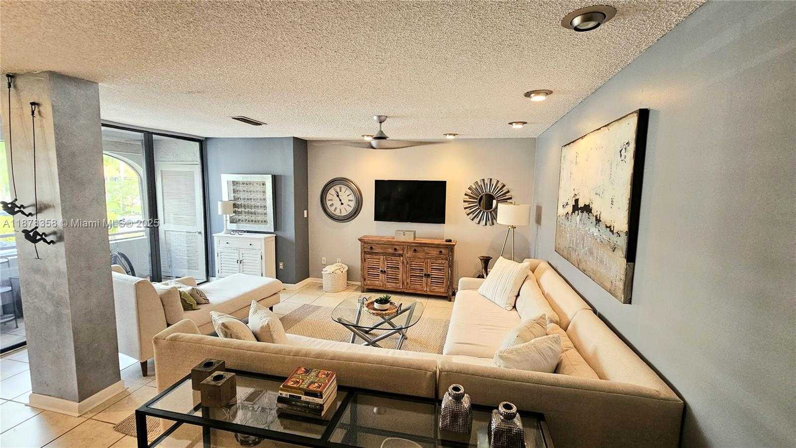 Small Image of 3544 MAGELLAN CIR #117, Aventura Number 4