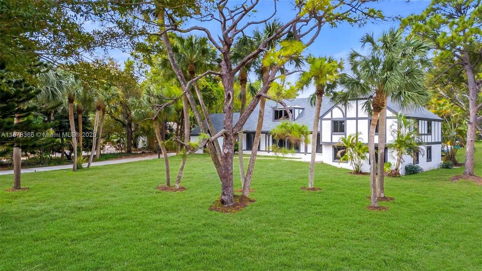 Small Image of 11143 MONET WOODS RD, Palm Beach Gardens Number 2