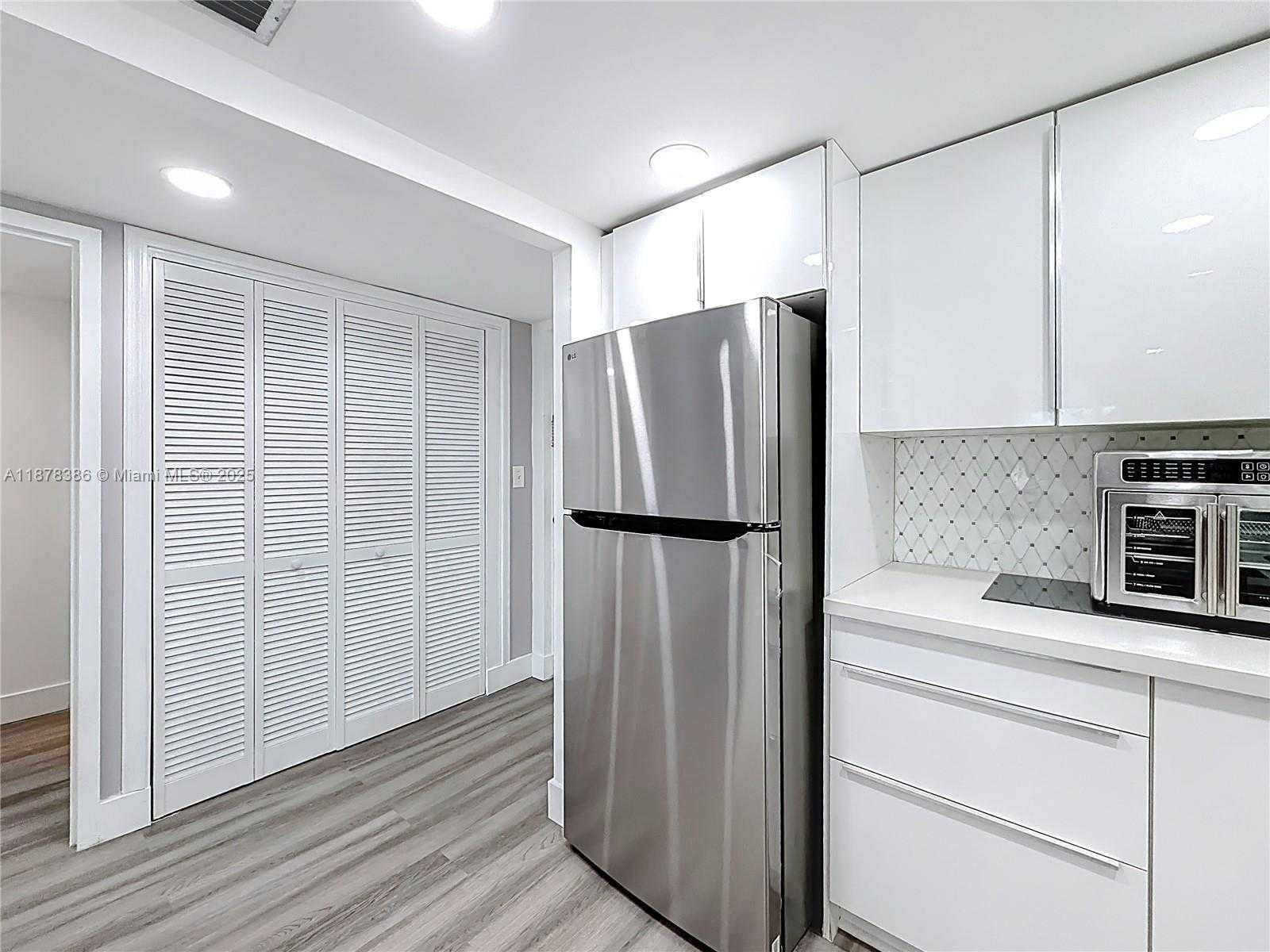 Small Image of 17620 ATLANTIC BLVD #505, Sunny Isles Beach Number 13