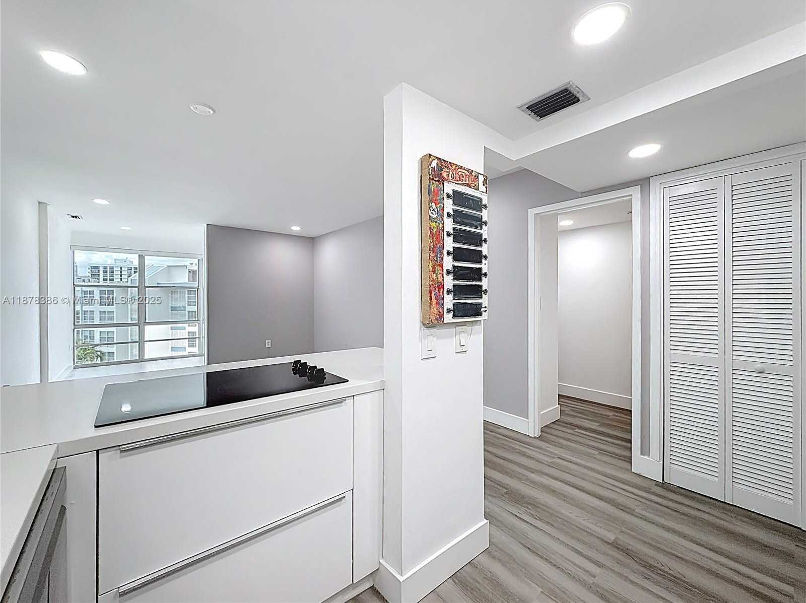 Small Image of 17620 ATLANTIC BLVD #505, Sunny Isles Beach Number 14