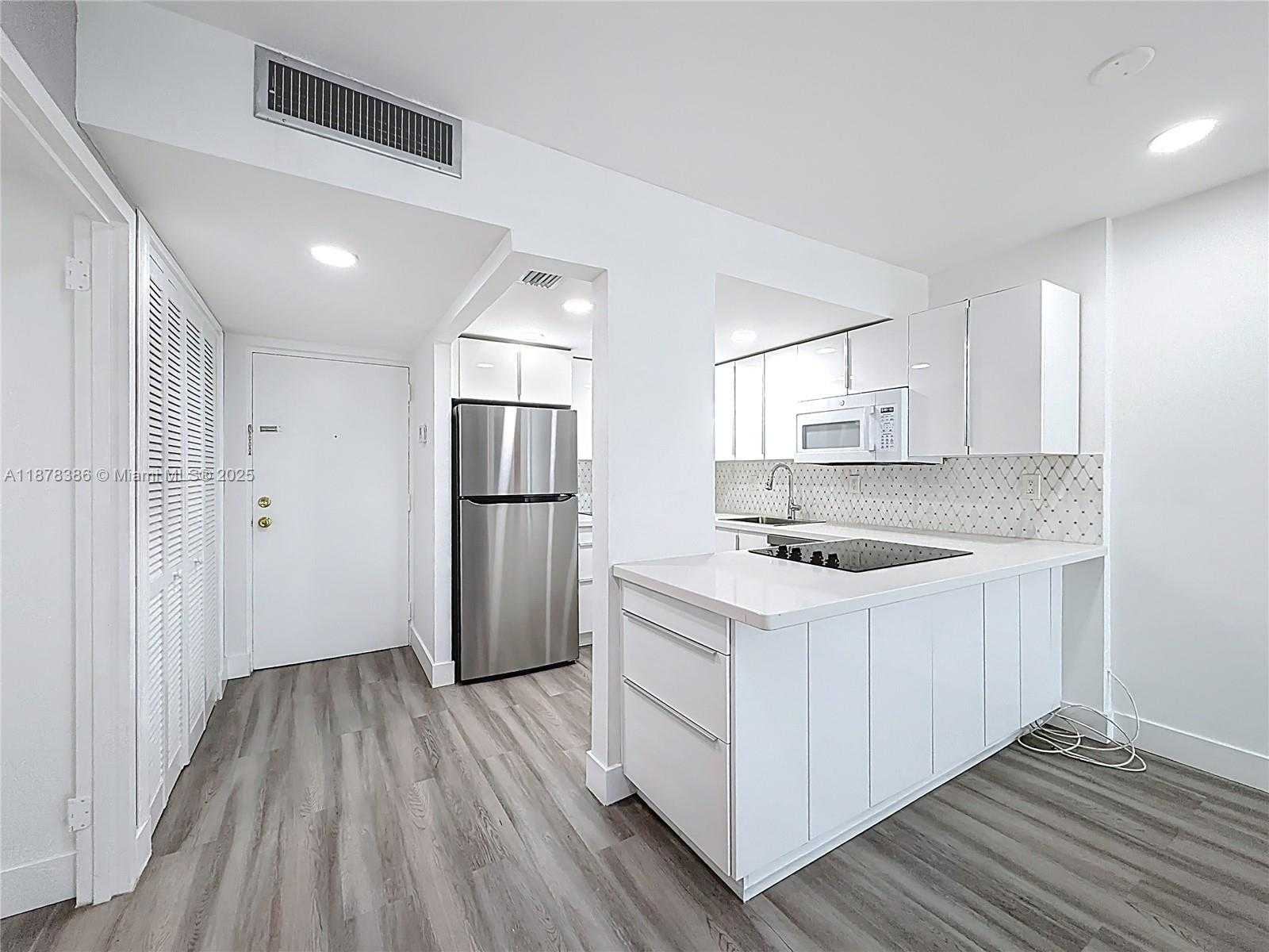 Small Image of 17620 ATLANTIC BLVD #505, Sunny Isles Beach Number 16