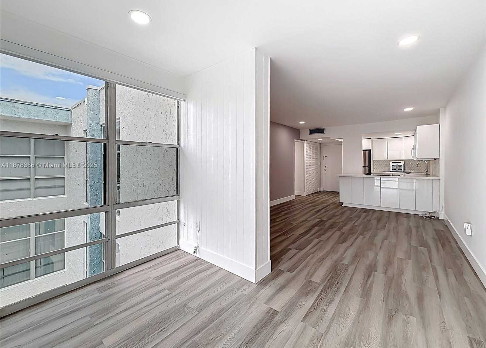 Small Image of 17620 ATLANTIC BLVD #505, Sunny Isles Beach Number 21