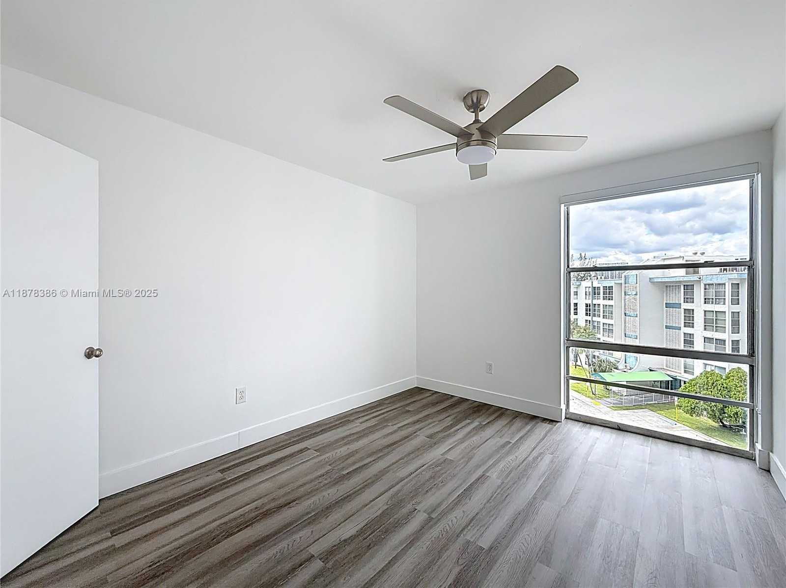 Small Image of 17620 ATLANTIC BLVD #505, Sunny Isles Beach Number 22