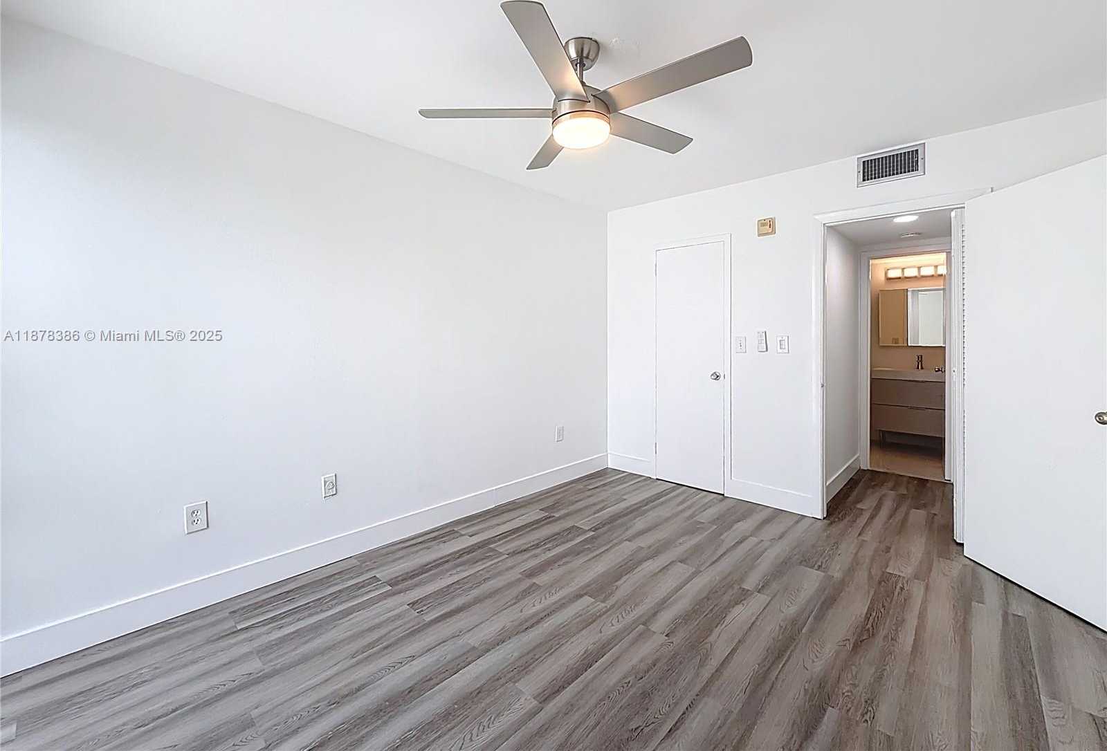 Small Image of 17620 ATLANTIC BLVD #505, Sunny Isles Beach Number 23
