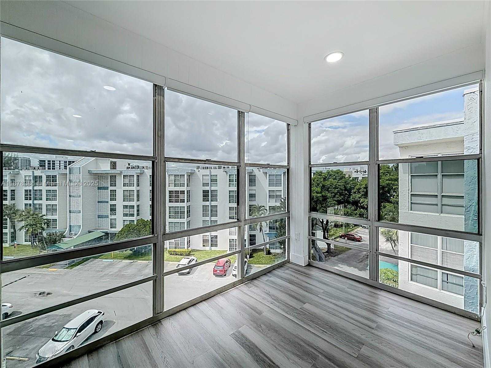 Small Image of 17620 ATLANTIC BLVD #505, Sunny Isles Beach Number 26