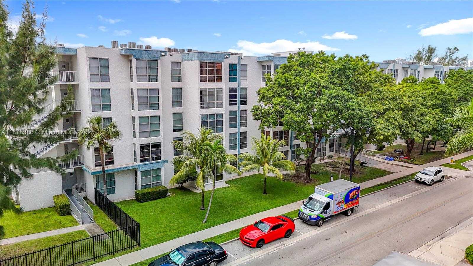 Small Image of 17620 ATLANTIC BLVD #505, Sunny Isles Beach Number 31
