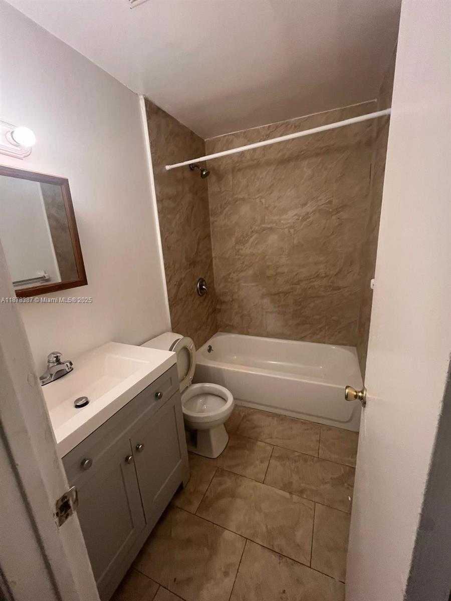 Small Image of 7490 SOUTH WEST 10TH CT #1-4, North Lauderdale Number 4