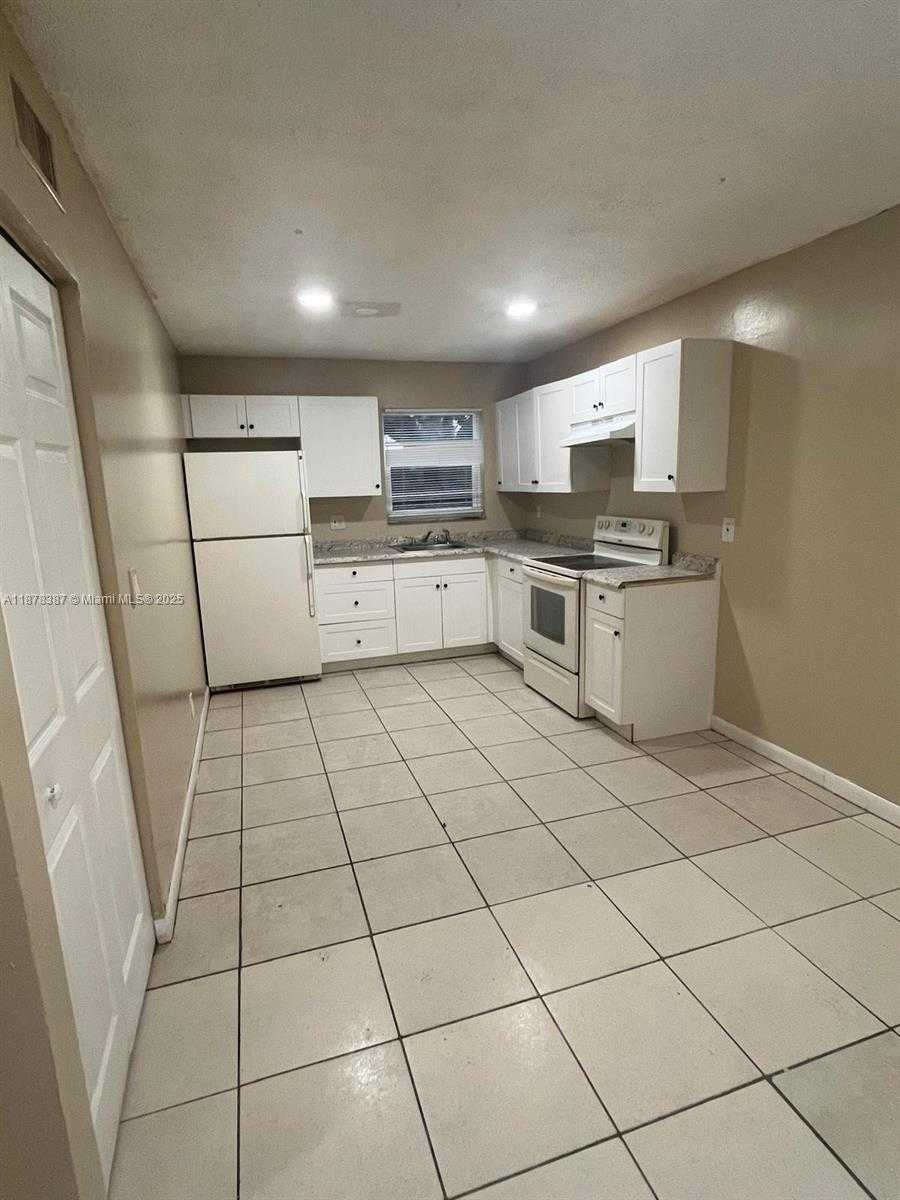 Small Image of 7490 SOUTH WEST 10TH CT #1-4, North Lauderdale Number 5