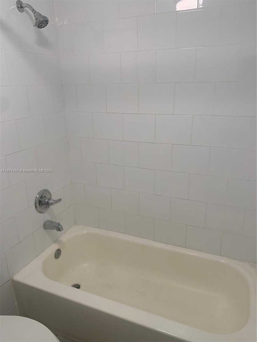 Small Image of 1218 SALZEDO ST #1, Coral Gables Number 10