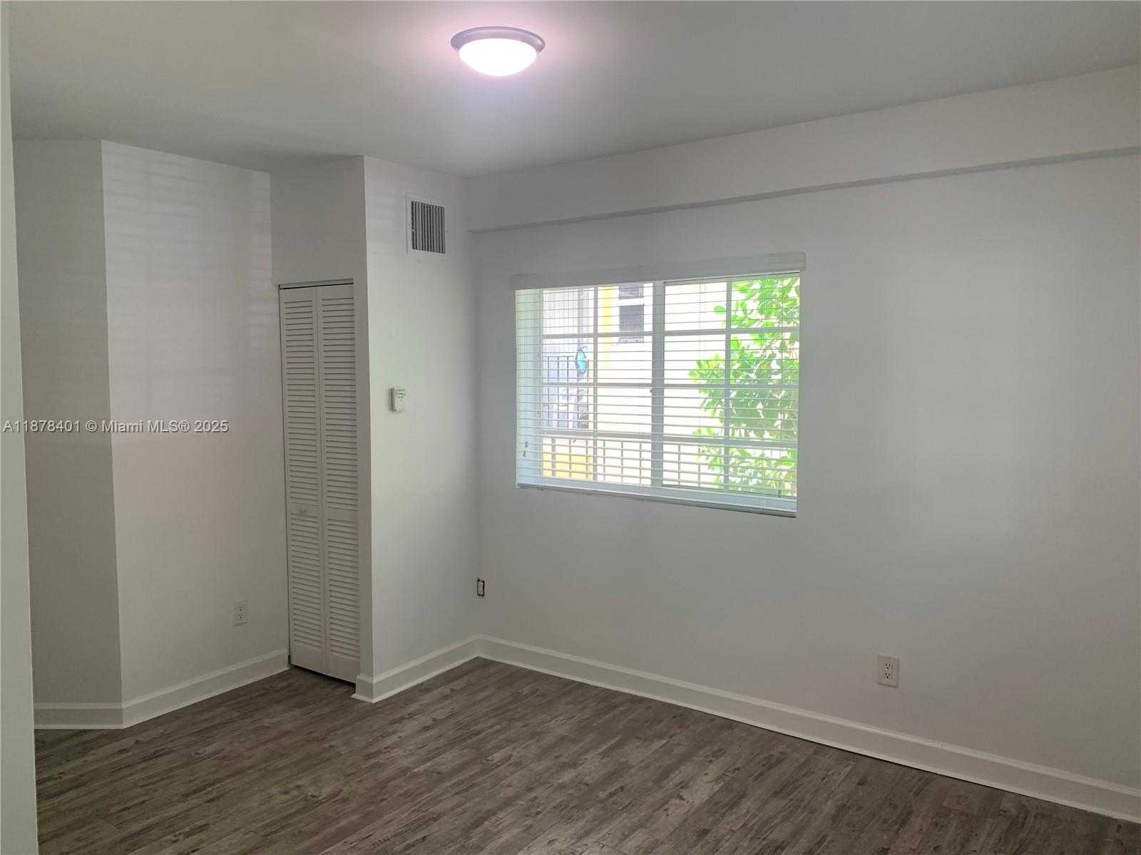Small Image of 1218 SALZEDO ST #1, Coral Gables Number 4