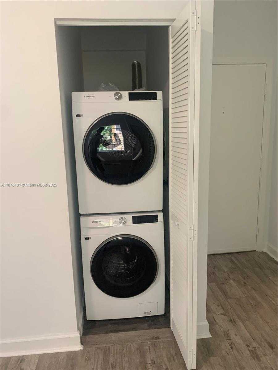 Small Image of 1218 SALZEDO ST #1, Coral Gables Number 6