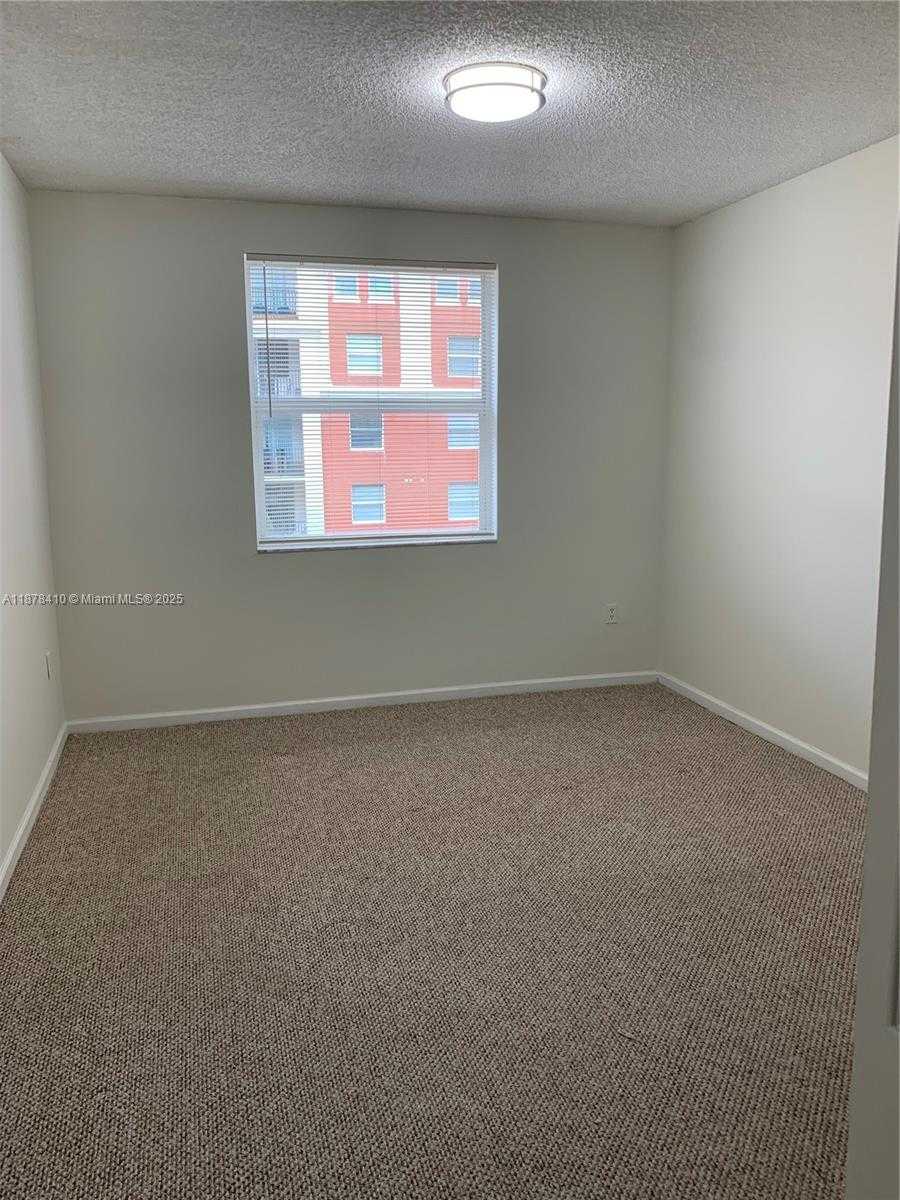 Small Image of 17150 NORTH BAY RD #2717, Sunny Isles Beach Number 14