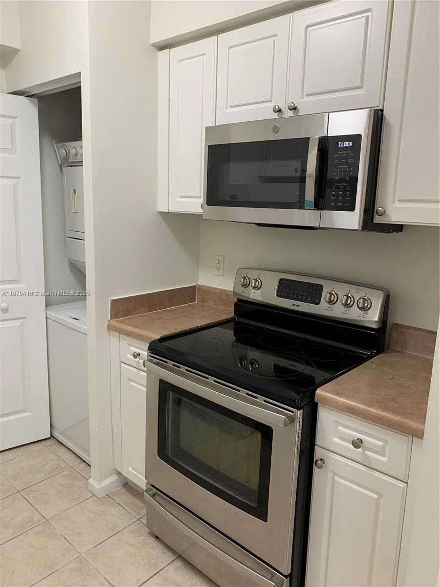 Small Image of 17150 NORTH BAY RD #2717, Sunny Isles Beach Number 9
