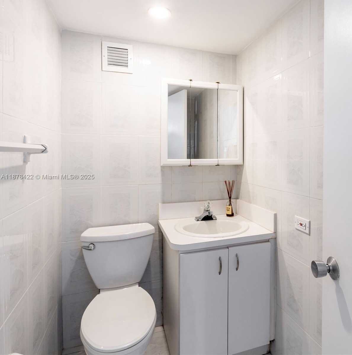 Small Image of 5005 COLLINS AVE #1105, Miami Beach Number 13