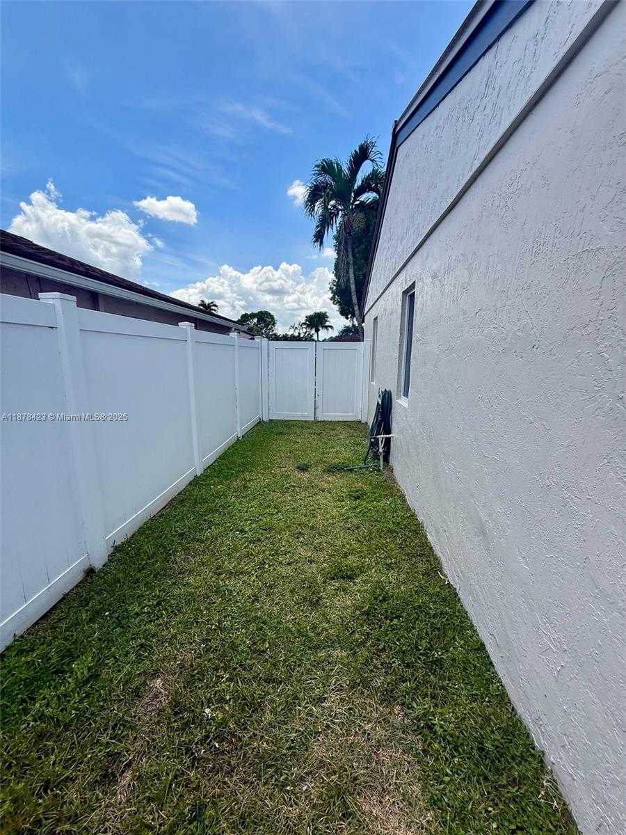 Small Image of 11561 SOUTH WEST 51ST ST, Cooper City Number 14