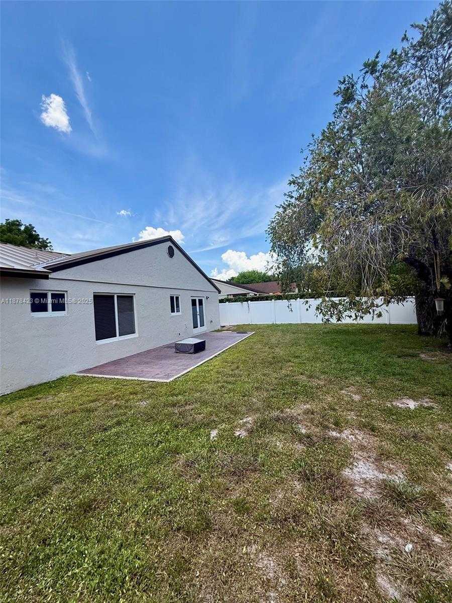 Small Image of 11561 SOUTH WEST 51ST ST, Cooper City Number 16
