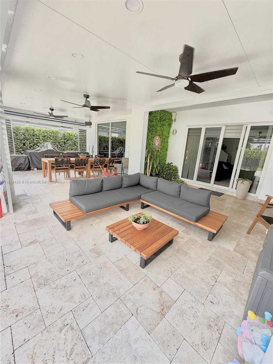 Small Image of 10359 NORTH WEST 67TH TER #10359, Doral Number 10