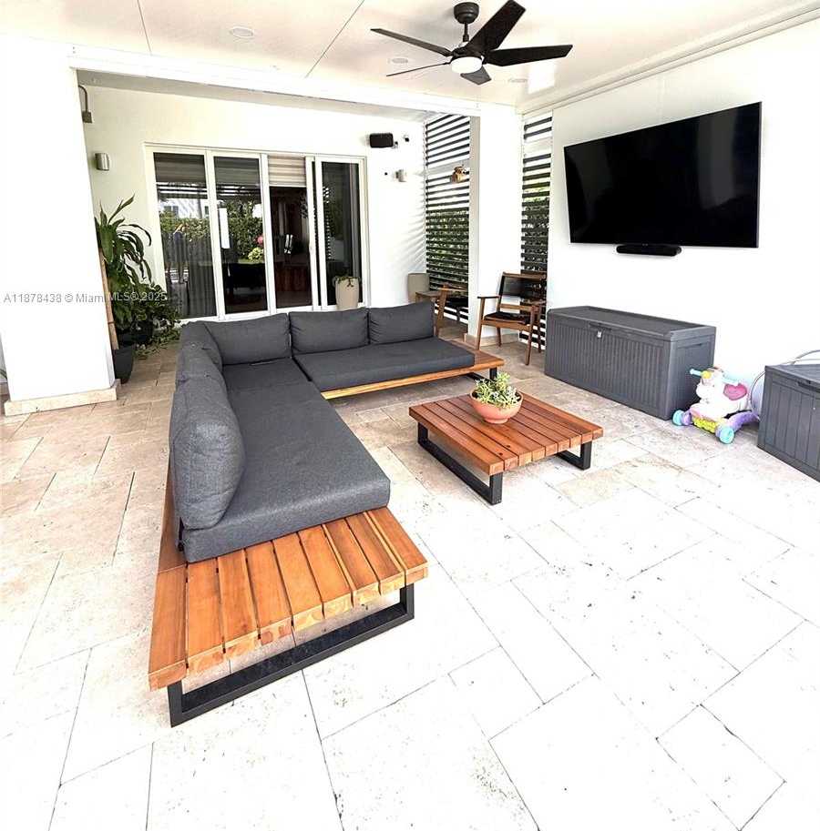 Small Image of 10359 NORTH WEST 67TH TER #10359, Doral Number 15