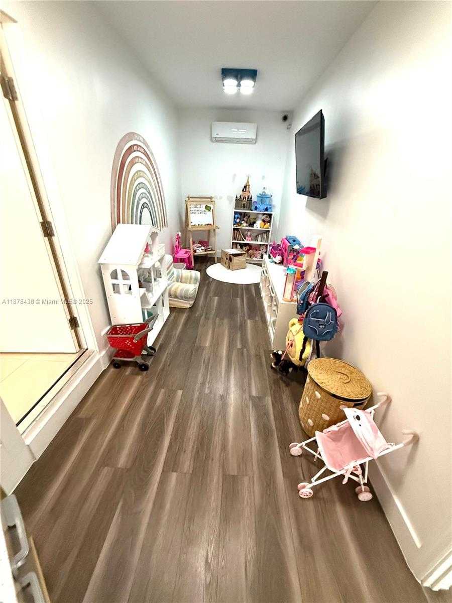 Small Image of 10359 NORTH WEST 67TH TER #10359, Doral Number 21