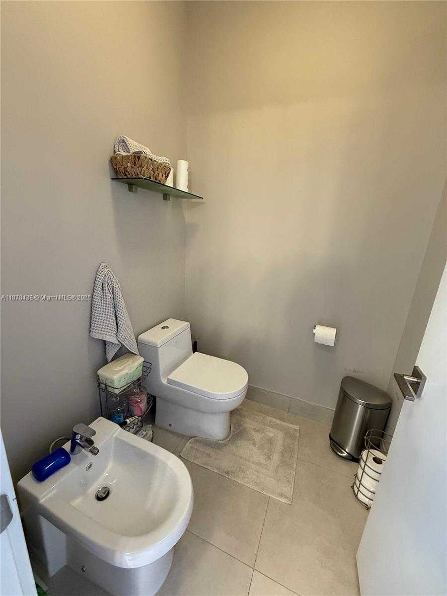 Small Image of 10359 NORTH WEST 67TH TER #10359, Doral Number 51