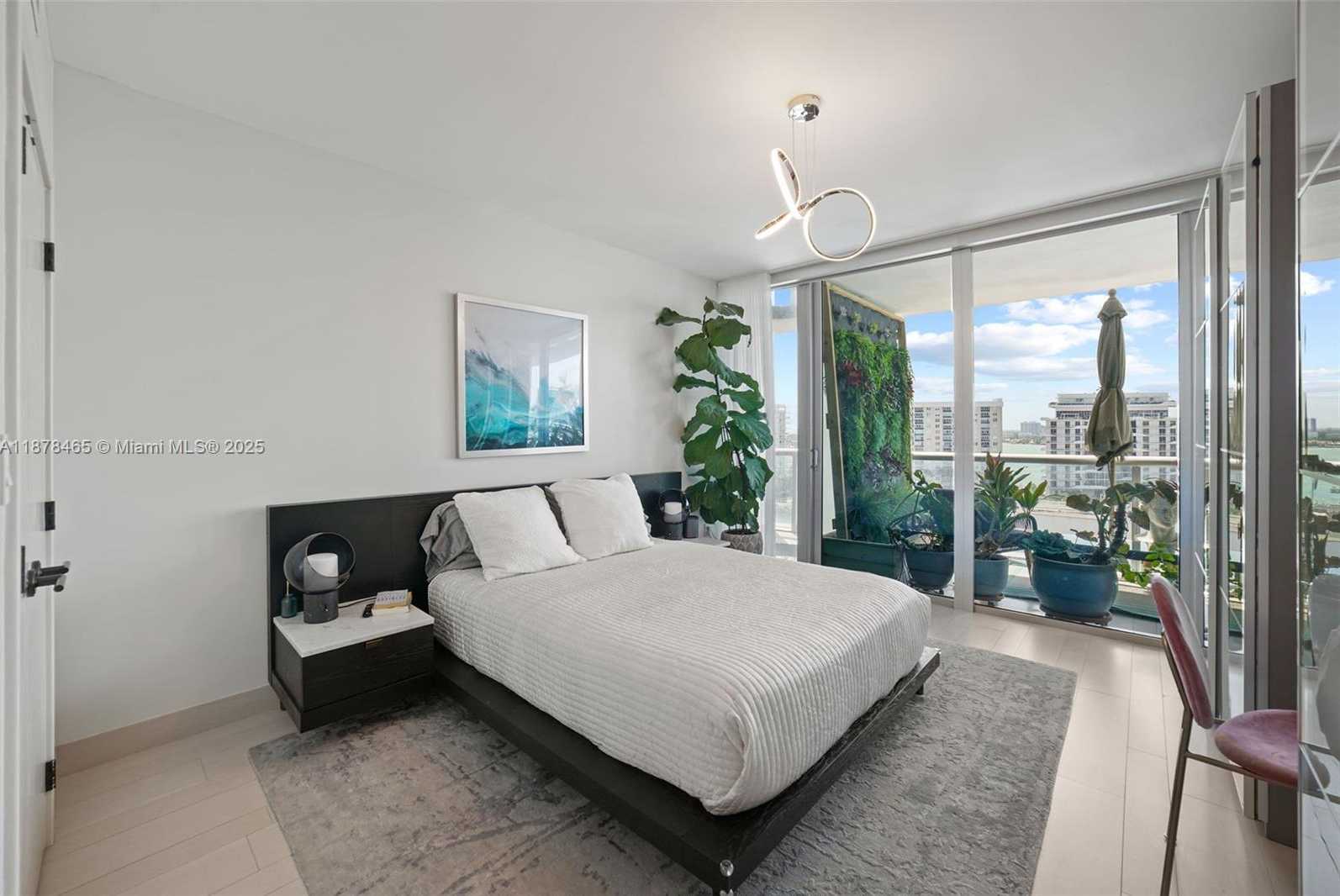 Small Image of 6799 COLLINS AVE #1006, Miami Beach Number 13