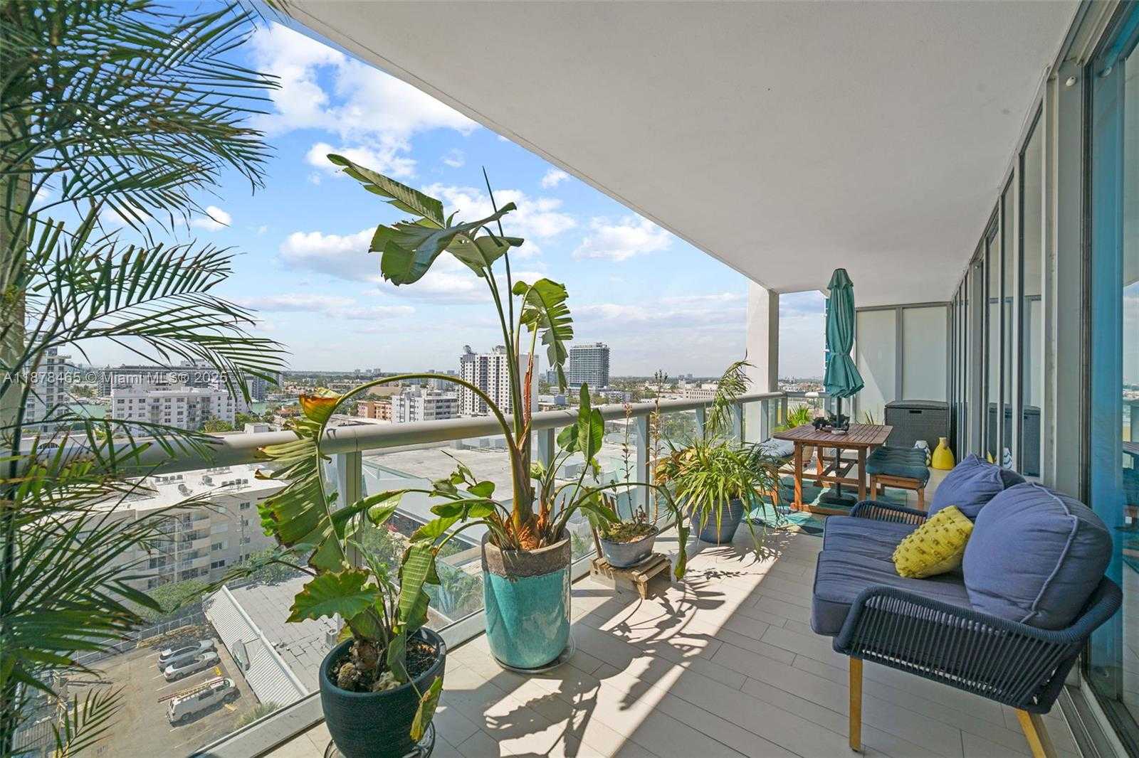 Small Image of 6799 COLLINS AVE #1006, Miami Beach Number 22