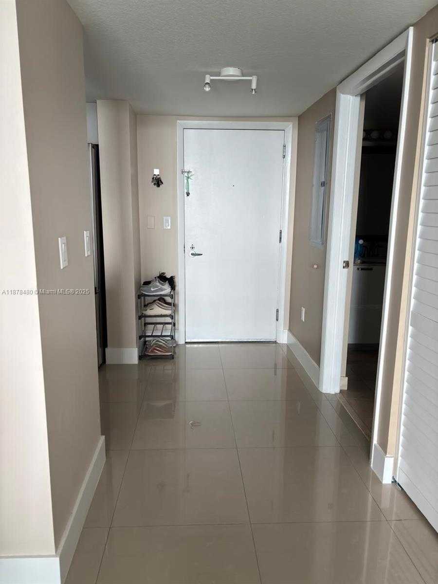 Small Image of 1800 NORTH BAYSHORE DR #2210, Miami Number 11