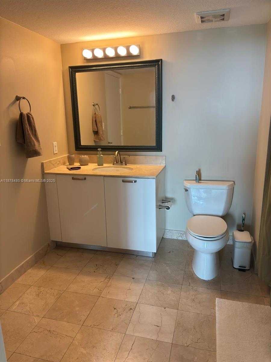 Small Image of 1800 NORTH BAYSHORE DR #2210, Miami Number 16