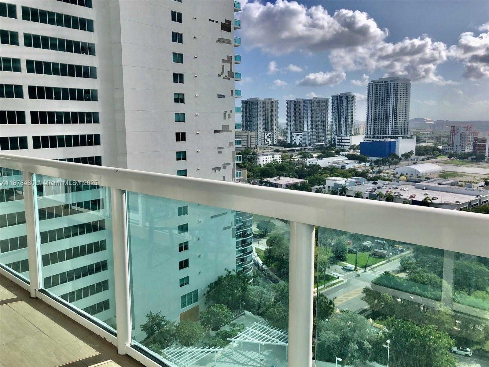 Small Image of 1800 NORTH BAYSHORE DR #2210, Miami Number 24