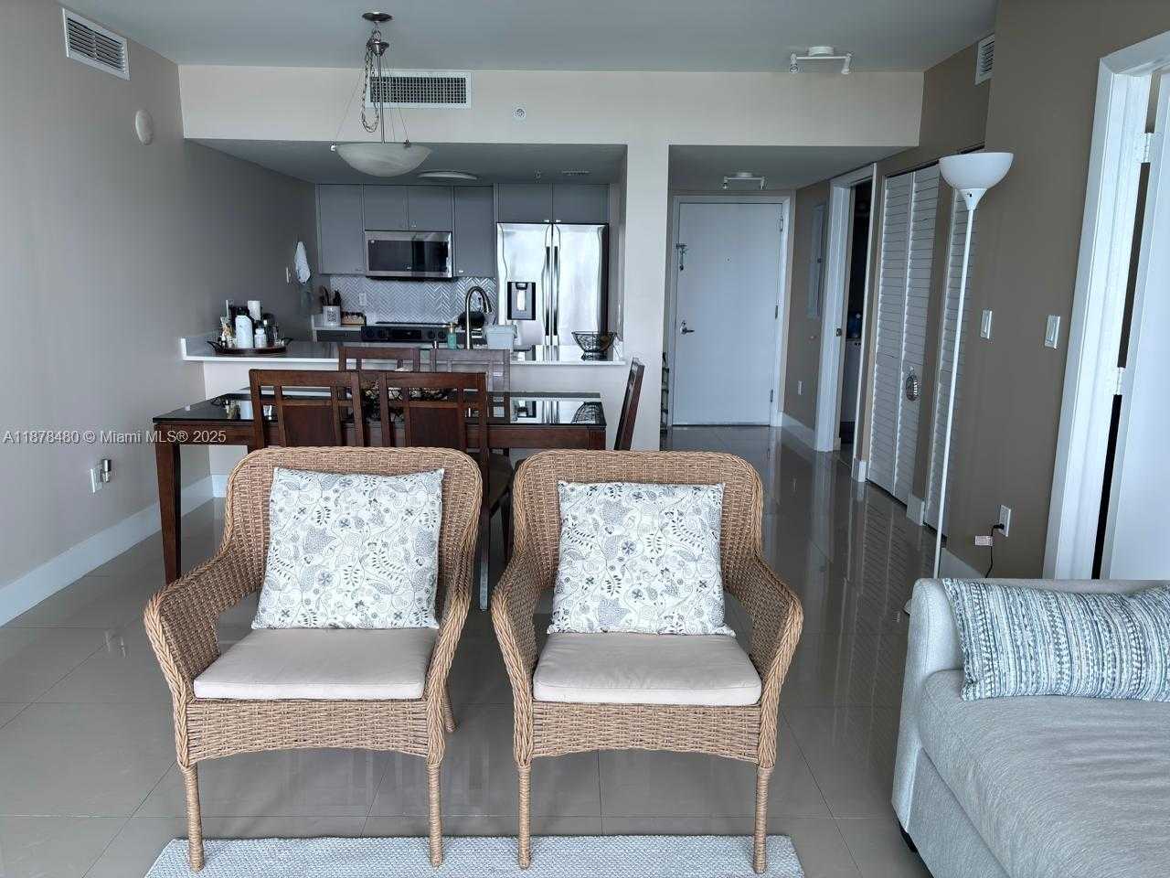 Small Image of 1800 NORTH BAYSHORE DR #2210, Miami Number 3