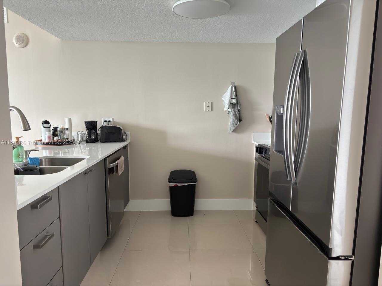 Small Image of 1800 NORTH BAYSHORE DR #2210, Miami Number 6