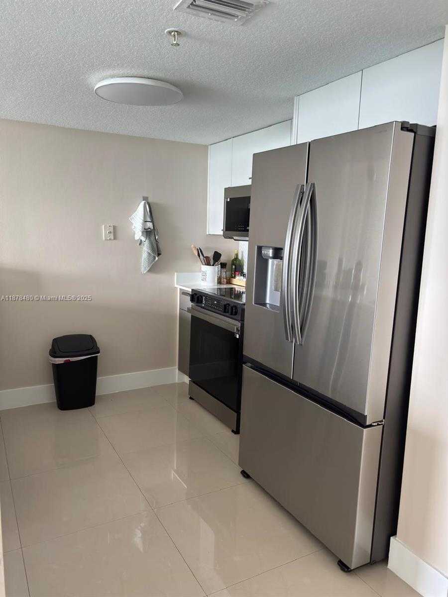 Small Image of 1800 NORTH BAYSHORE DR #2210, Miami Number 7