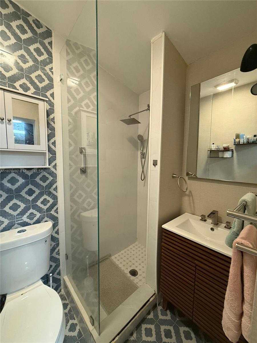 Small Image of 710 NORTH EAST 58TH CT, Oakland Park Number 14