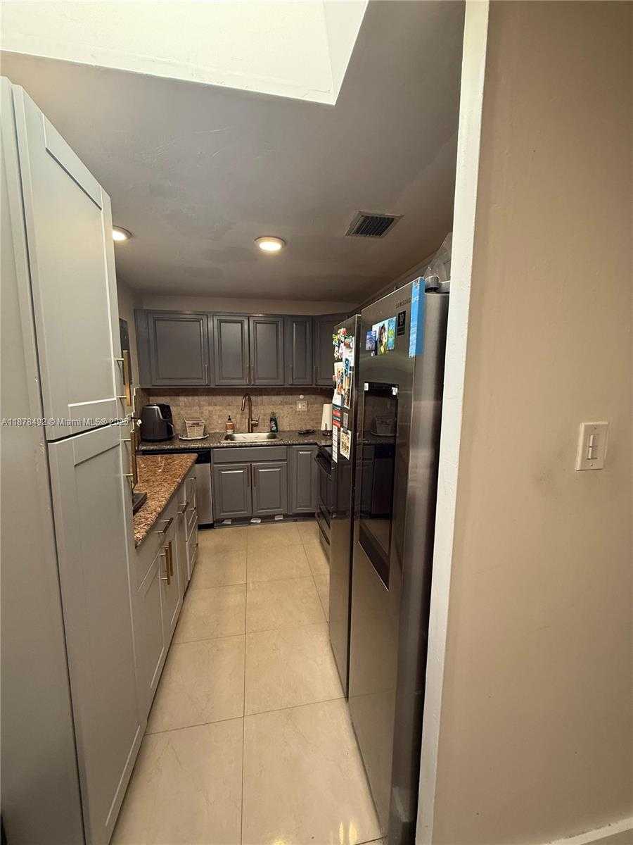Small Image of 710 NORTH EAST 58TH CT, Oakland Park Number 5