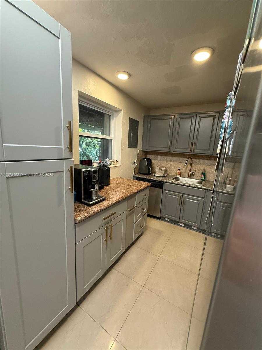 Small Image of 710 NORTH EAST 58TH CT, Oakland Park Number 6