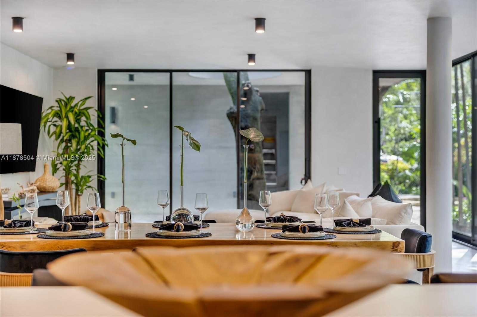 Small Image of 1000 NORTH WEST 9TH CT, Miami Number 11