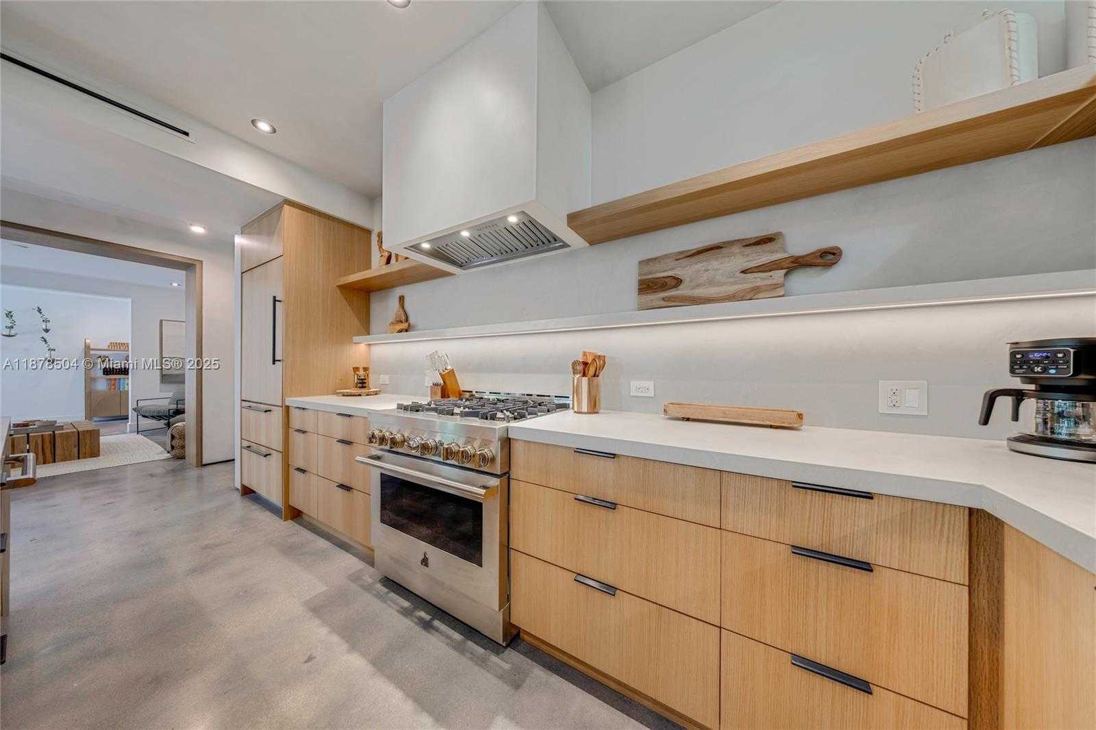 Small Image of 1000 NORTH WEST 9TH CT, Miami Number 14