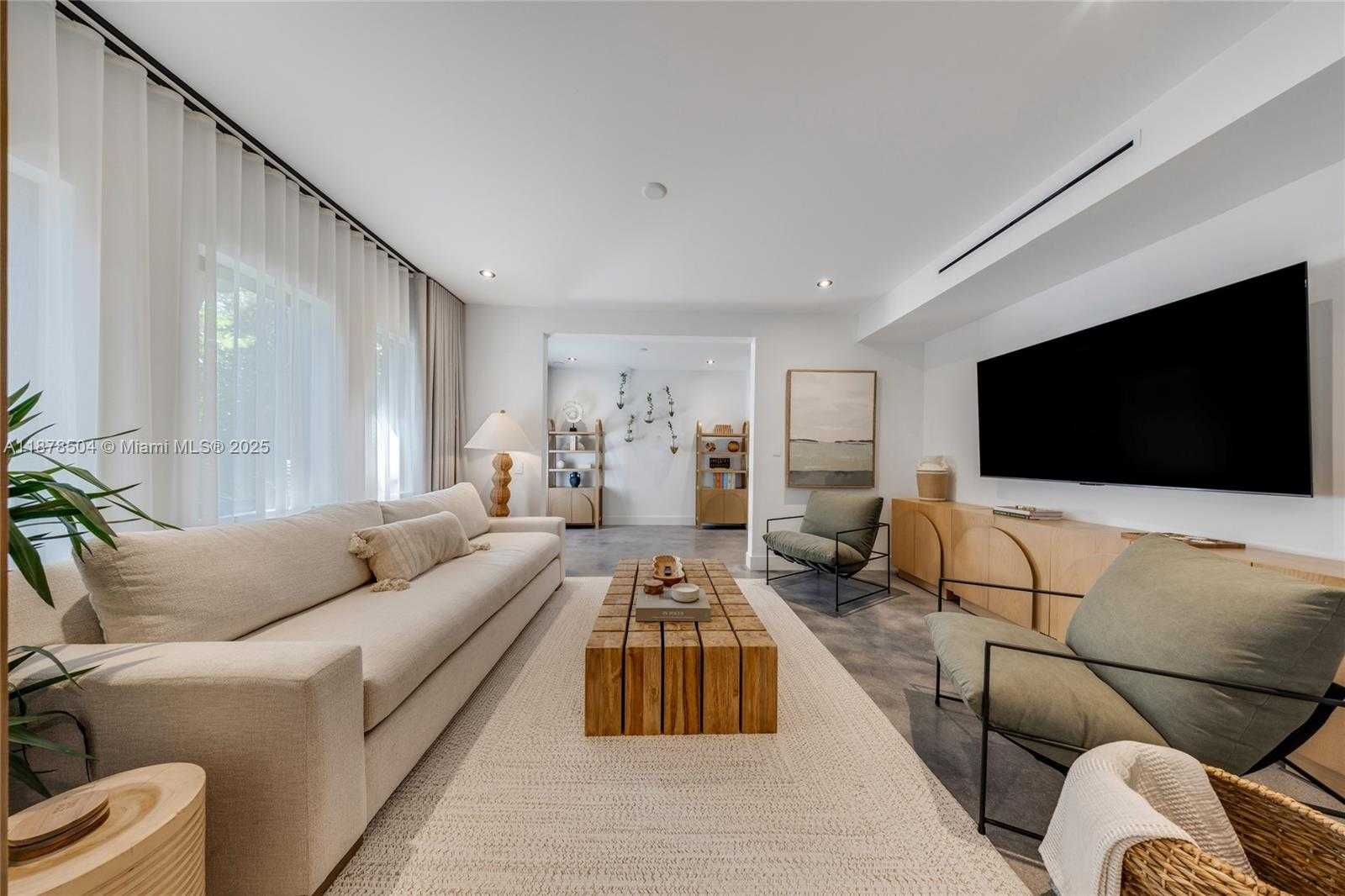 Small Image of 1000 NORTH WEST 9TH CT, Miami Number 17